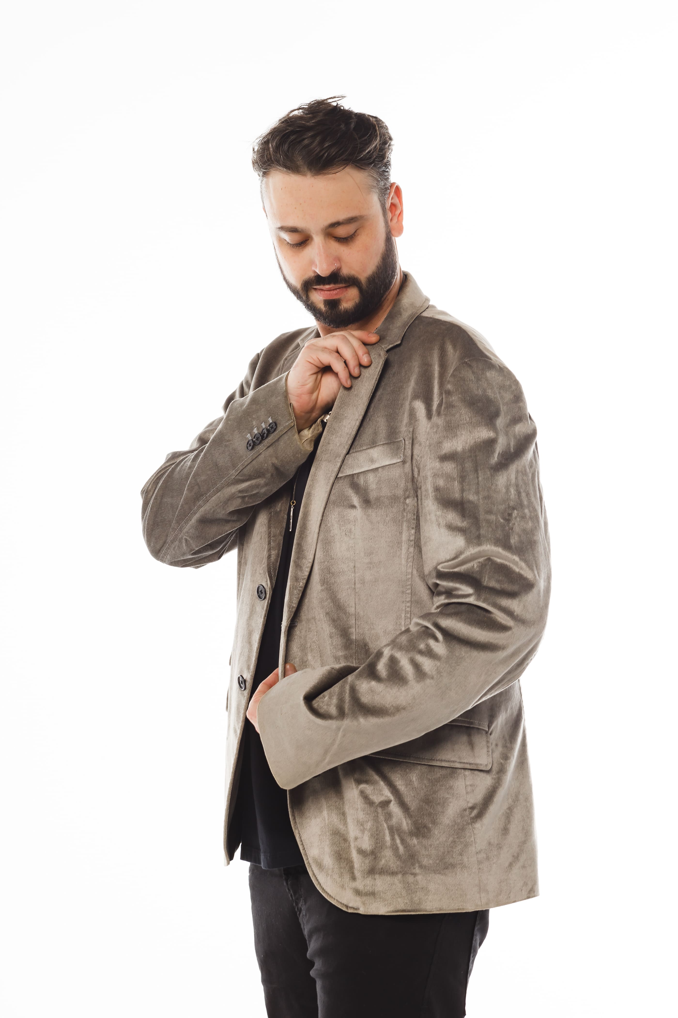 DJ Gudi: o maestro das pistas que transforma sonhos em celebrações inesquecíveis 5 GUDI0201184220