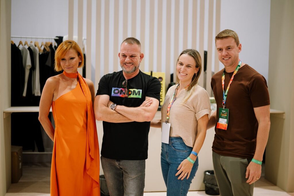 Ivan-Jasper-gestor-ONDM-entre-Monica-Salgado-e-Greice-e-Andre-Klein-da-Dalila-Textil - Crédito da foto: Divulgação