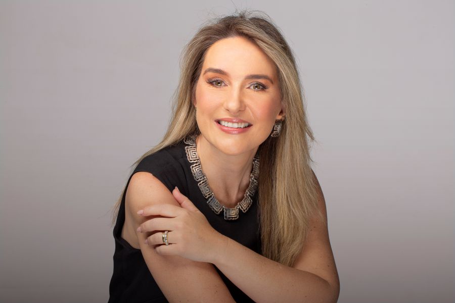 Izabela Rücker Curi
Divulgação