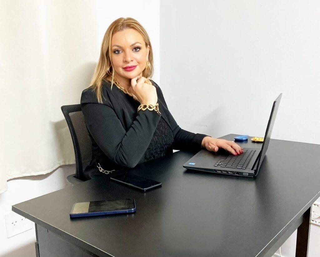 "Estamos atentos às mudanças constantes do mercado" afirma Gabriela Delecrodi, diretora comercial da Shark Corretora. Foto: Divulgação