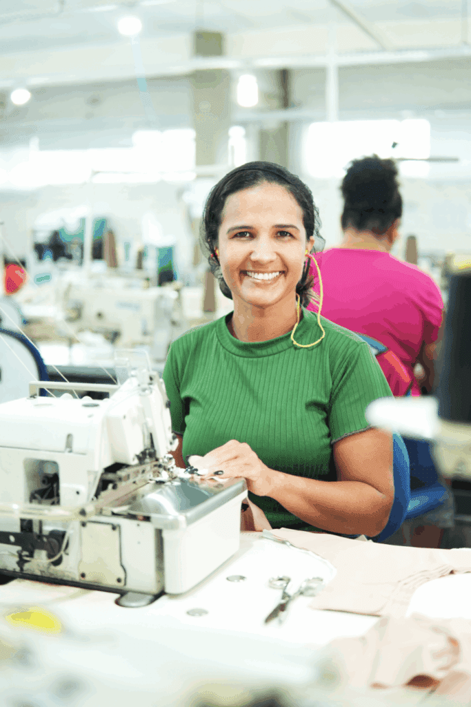 operadora de máquina de costura- Créditos da foto: Divulgação