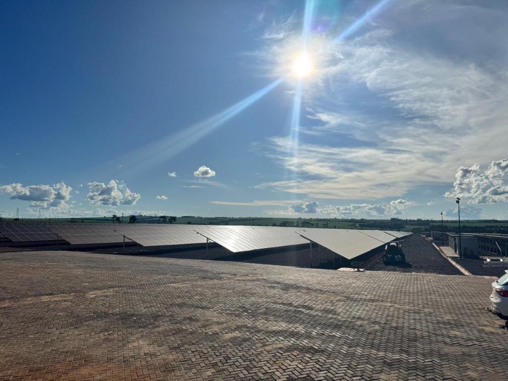 Foto Quantum Engenharia Usina Fotovoltaica Campo Mourão Vista de Cima 2