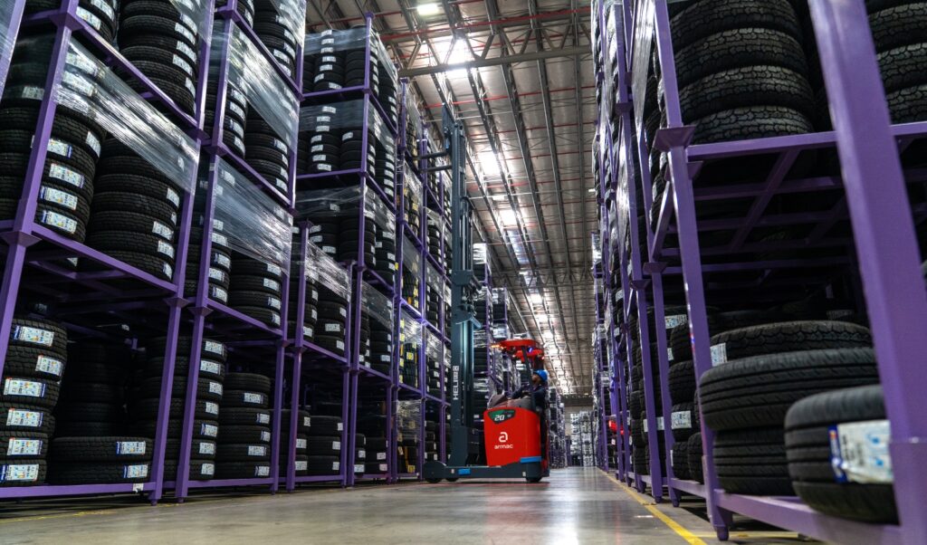 Equipamento é o mais moderno e sustentável do mercado atual de empilhadeiras
Crédito: Divulgação