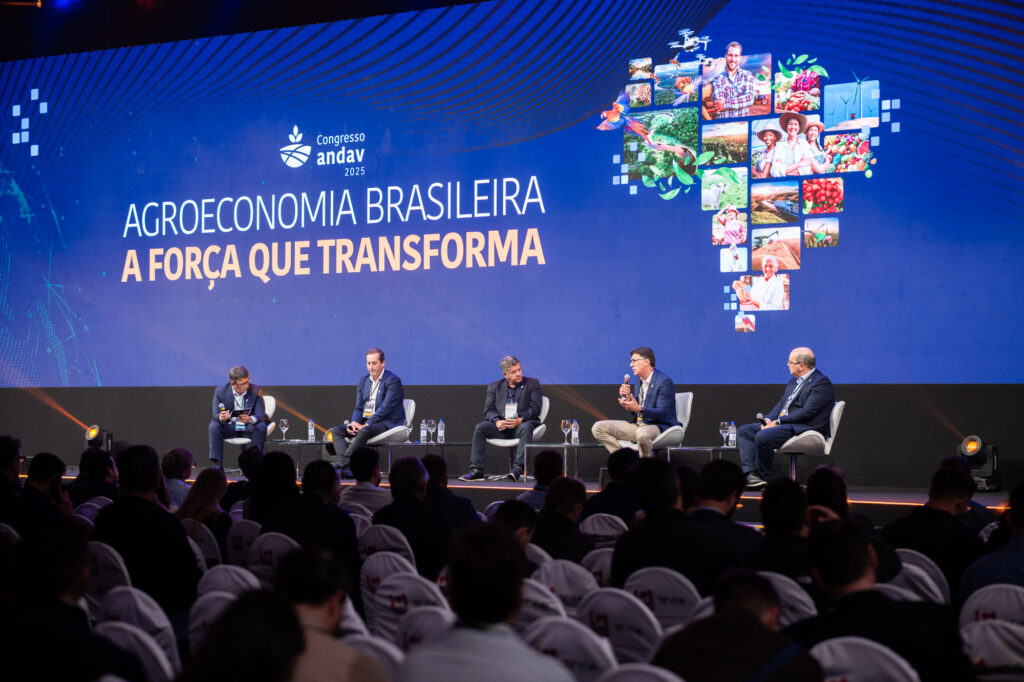 Painel do Congresso Andav 2025 debate acesso ao mercado da distribuição
Crédito foto: FD fotografia