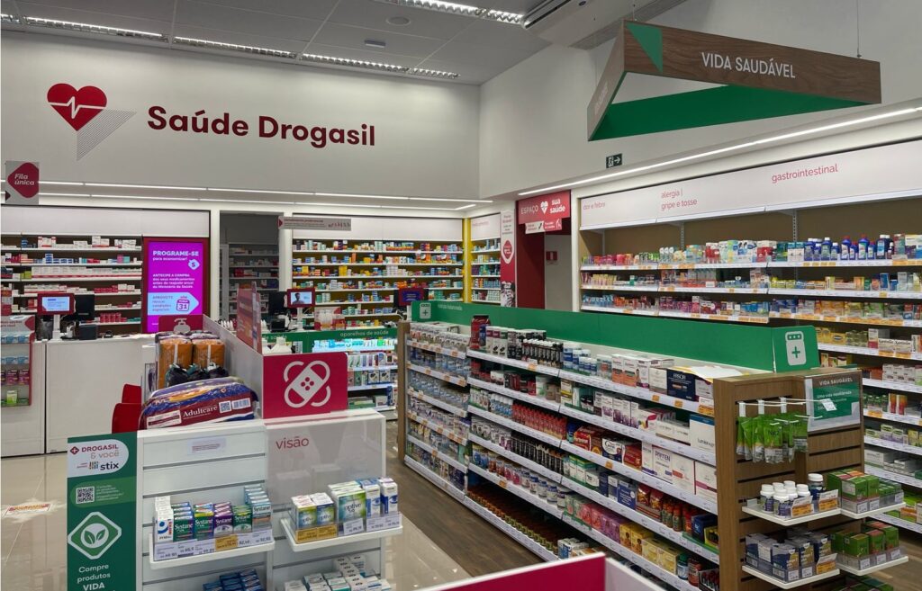 Divulgação
Interior de loja da Drogasil