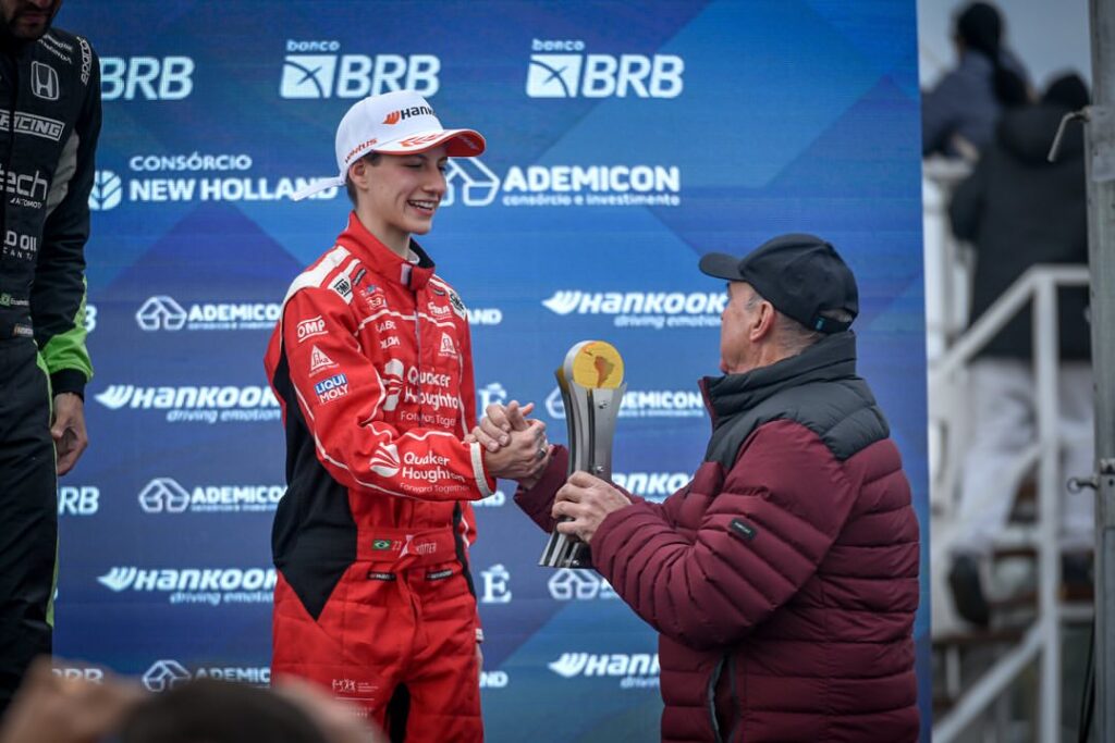 Pilota Maria Nienkotter - Créditos da foto: Divulgação