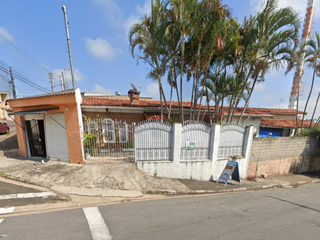 Lote 89 - Casa de 150m² localizada em Atibaia (SP), disponível por R$ 427.500,00
Fidalgo Leilões