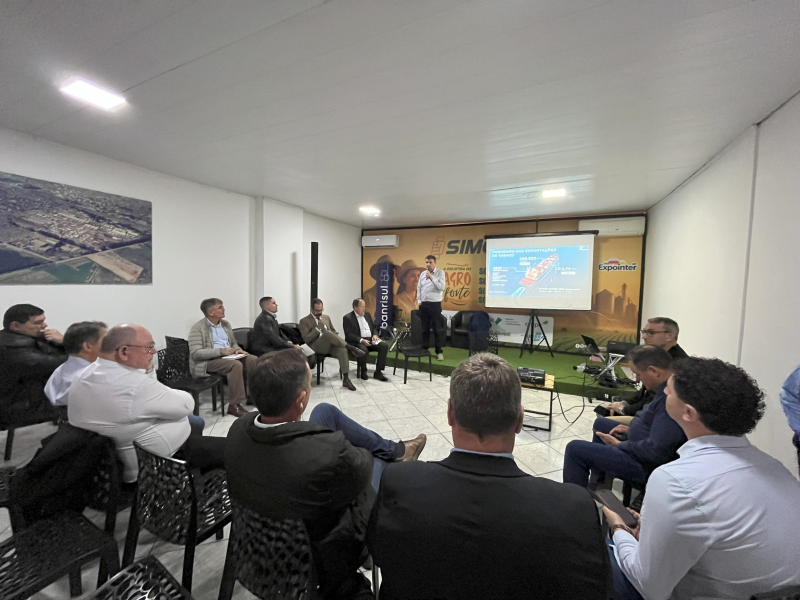 Eliana Stülp Kroth
Reunião da Câmara Setorial da Cadeia Produtiva do Tabaco na Expointer