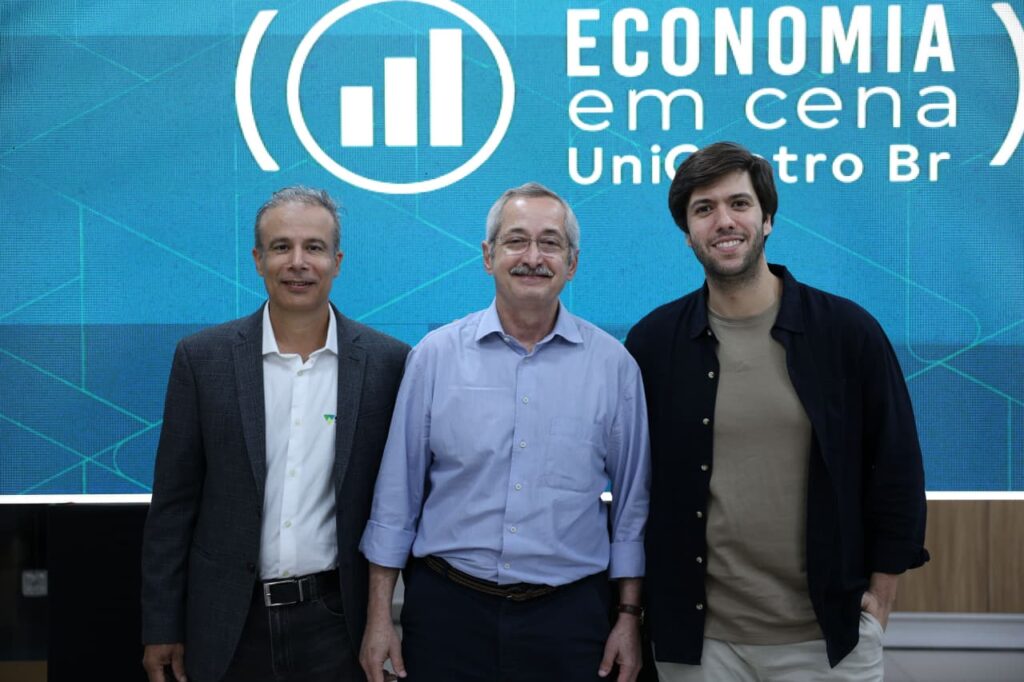 Divulgação Sicoob UniCentro Br
José Umberto Vaz de Siqueira, Antonio Cabrera e Caio Copolla.