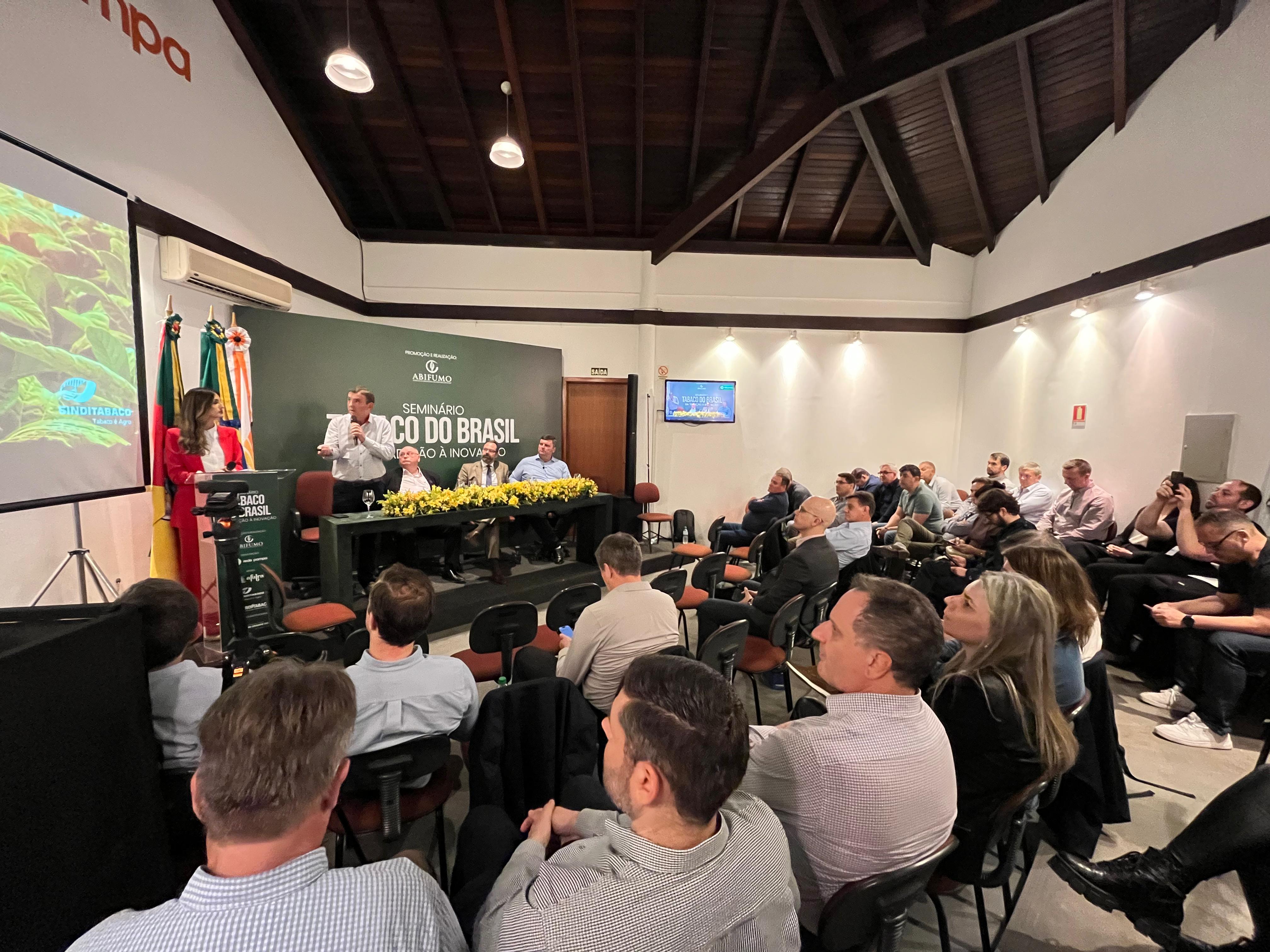 Eliana Stülp Kroth
Seminário Nacional da Cadeia Produtiva do Tabaco na Expointer