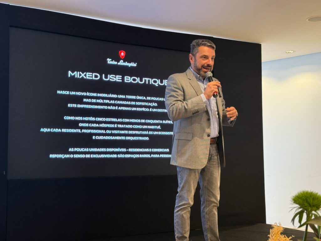 Marcos Henrique Santos, CEO da Launch Machine e responsável pela gestão do lançamento da Tonino Lamborghini em Goiânia, trouxe detalhes sobre o empreendimento
Raquel Pinho