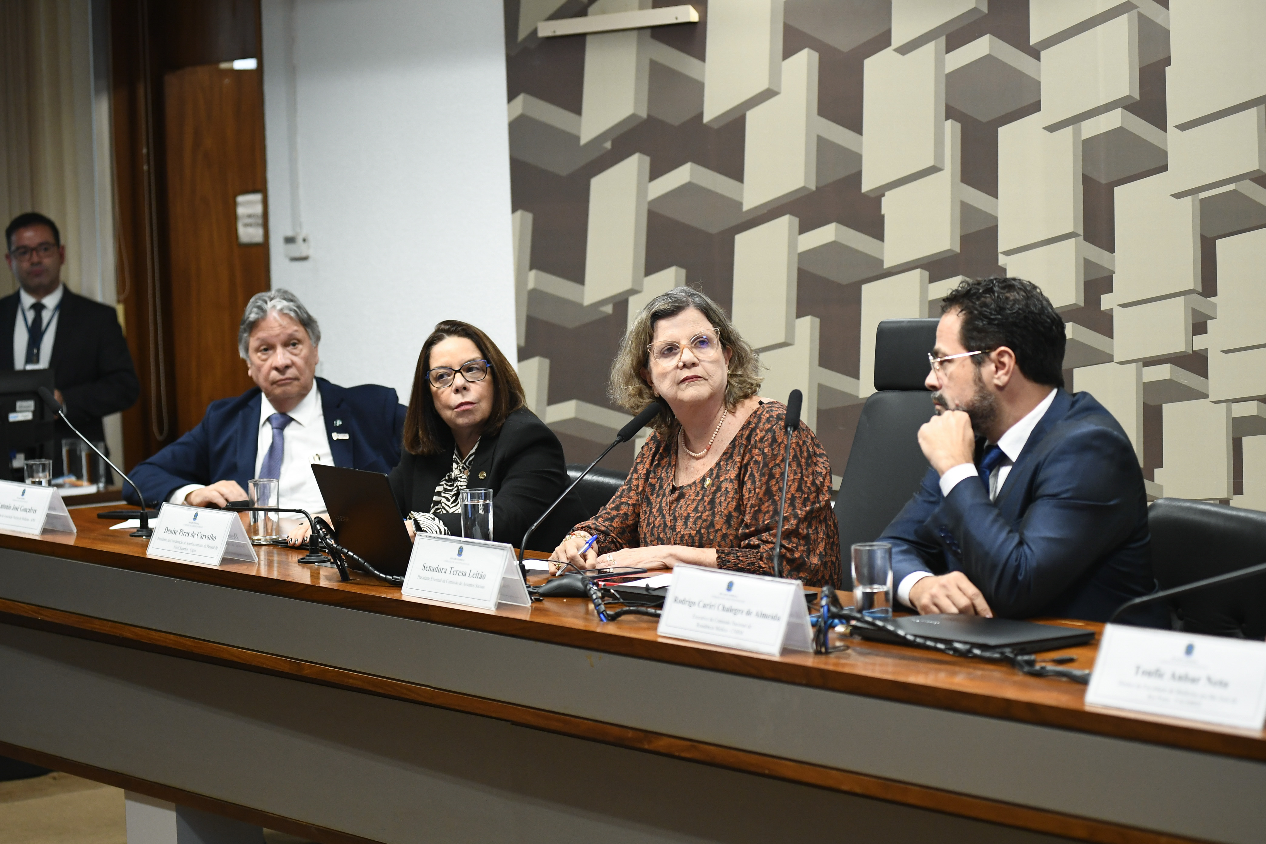 Teresa-Leitao-Ag-Senado-Carlos-Moura