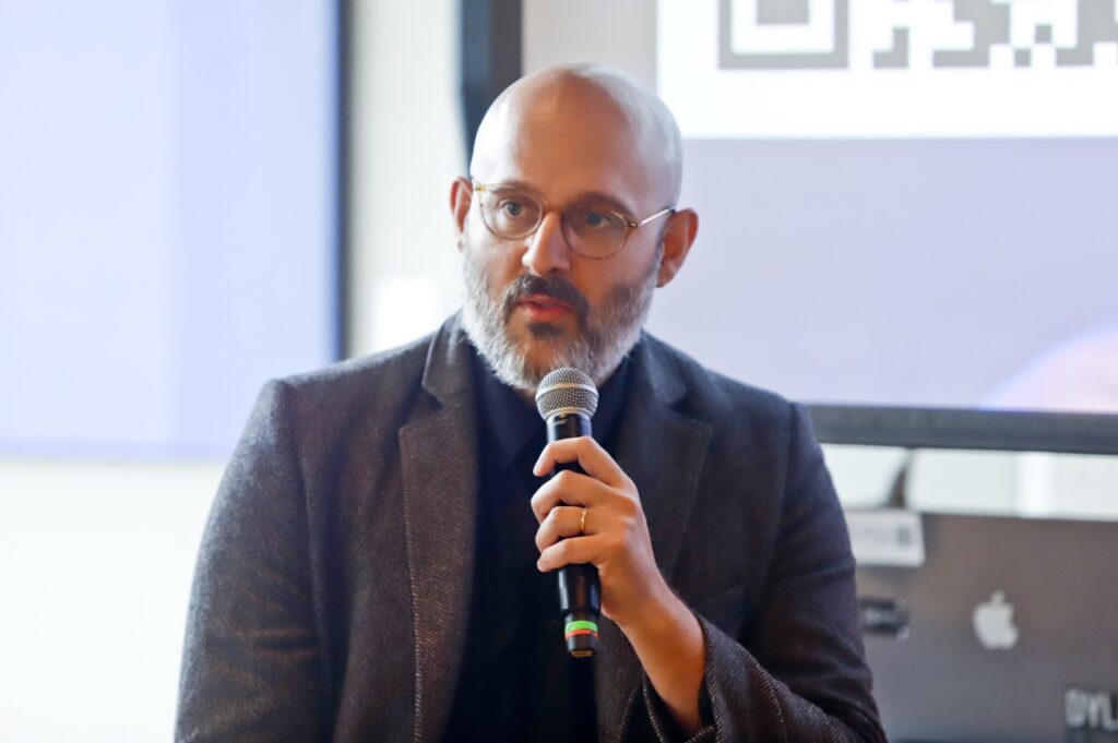 O cientista de dados Marcello Nicolielo destaca que a casa do futuro deve ser encarada como uma plataforma viva, guiada por dados e capaz de interpretar as necessidades dos moradores.
Antonio More