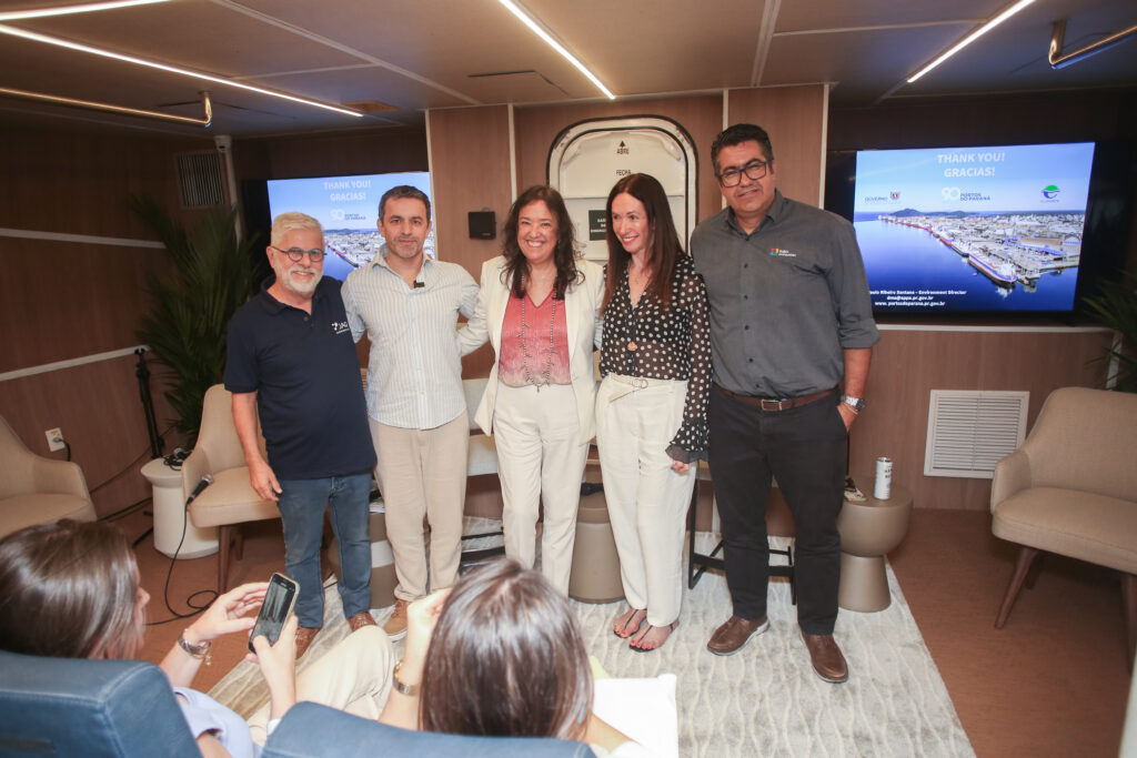 GWM - Alan Johnes Da esq. para dir.: Ernani Paciornik, João P. Santana, Monica Saraiva Panik, Cila Schulman e Alexandre Leite