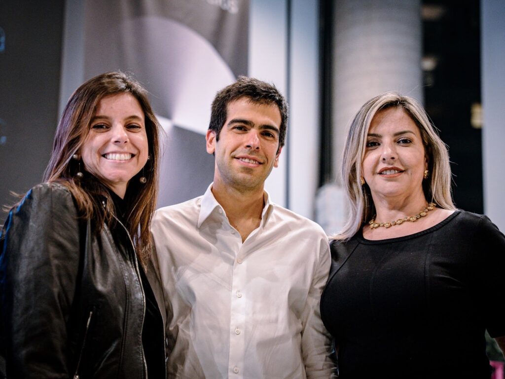 Vanessa Salles (CRO), Fernando Wolff (CEO) e Tereza Santos (COO). Crédito da imagem HourglassDivulgação