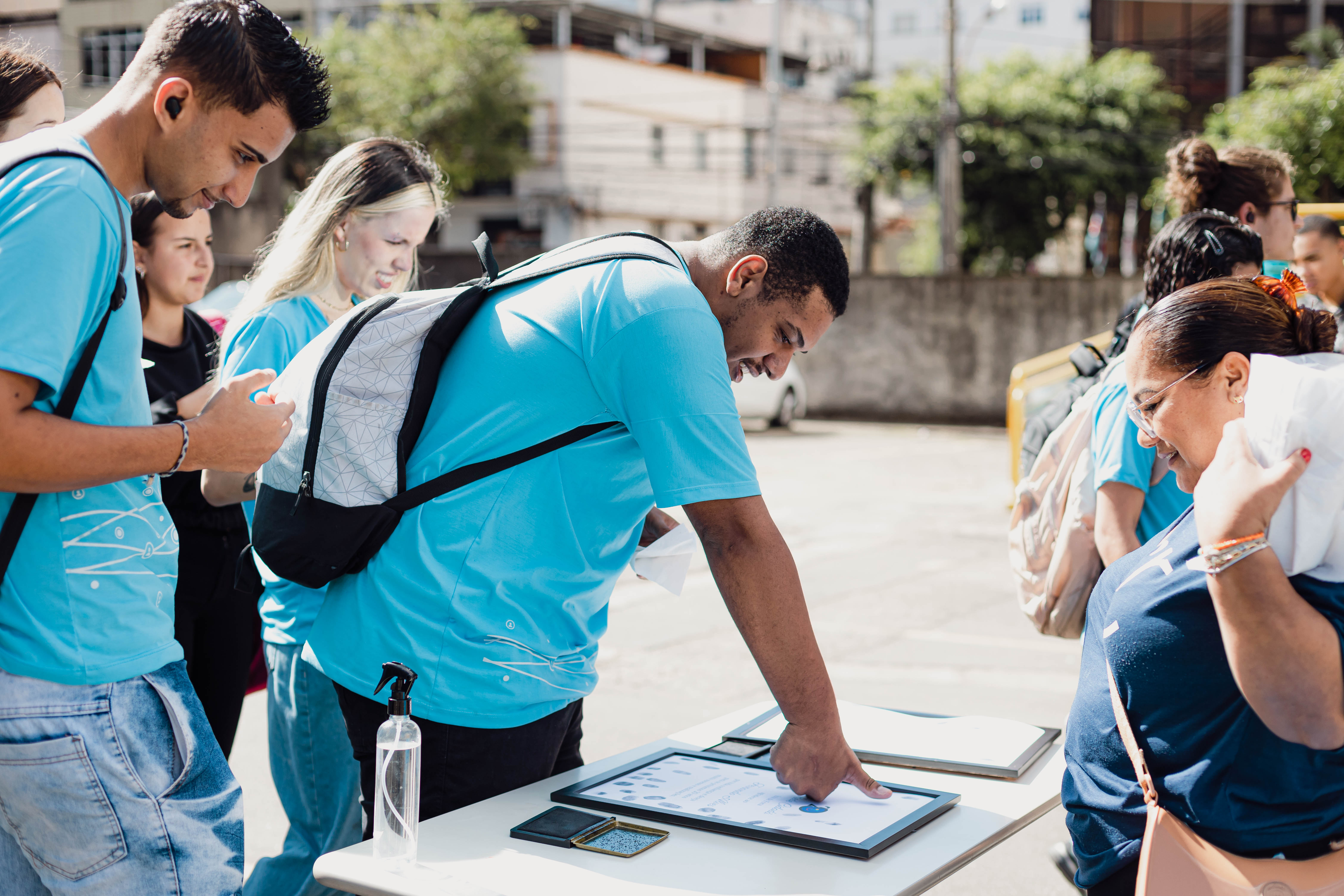 Pedidos de demissão voluntária atingiram o recorde de 37,9% do total de desligamentos no início de 2025, conforme oCaged Rede Cidadã
