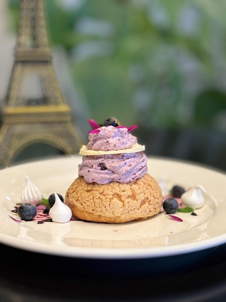 L'Entrecôte Paris - Choux de Mirtilo e Limão Siciliano - Créditos da foto: Divulgação
