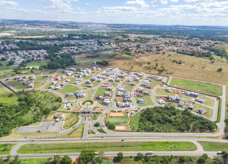 Divulgação BrDU Urbanismo Villagio Toscana, localizado às margens da GO-080, na saída para Nerópolis