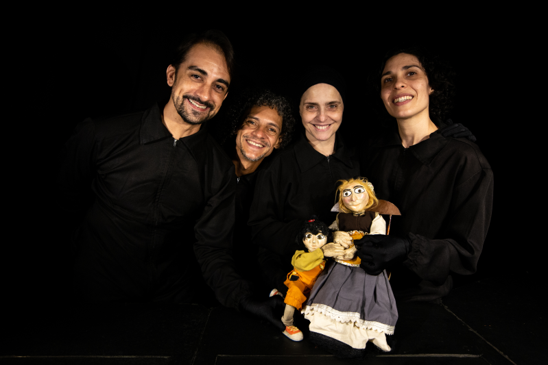 Divulgação Integrantes da Cia. Patética e Teatro de La Plaza que celebram 25 anos de atuação