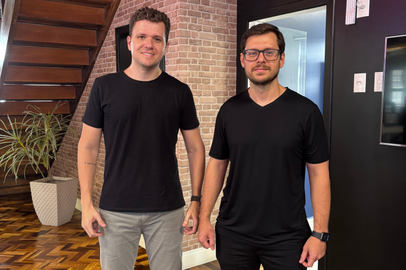 Tiago Vailati e Anderson Fantini, cofundadores da Loopia. Crédito da imagem DIVULGAÇÃO