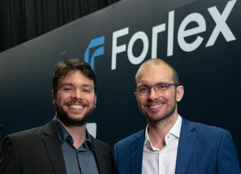 Yuri Pauletto/Divulgação Vinícius Espíndula, co-CEO da Forlex e Daniel Bichuetti, co-CEO e CTO
