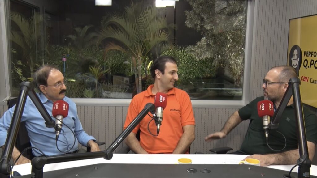 Em debate promovido pela Performa_IT, José Homero Adabo, Samir Karam e Léo Pinheiro analisam os impactos da Reforma Tributária brasileira - Crédito: Divulgação