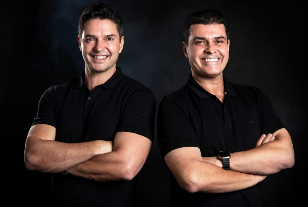 Bruno Ladeira, CMO e cofundador do Portal de Compras Públicas, e Leonardo Ladeira, CEO e cofundador do Portal de Compras Públicas. Crédito_Divulgação (4)