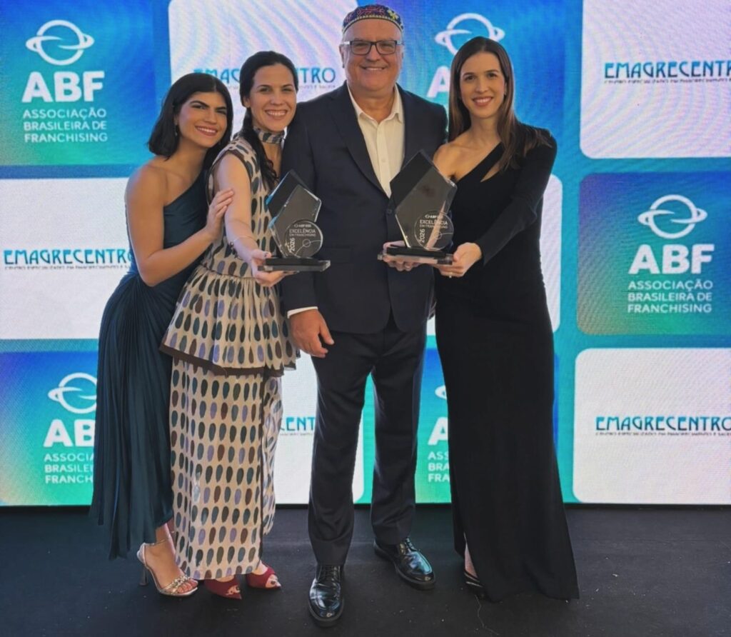 Família Ramuth - Illana, Sylvia, Dr. Edson e Larissa
Divulgação