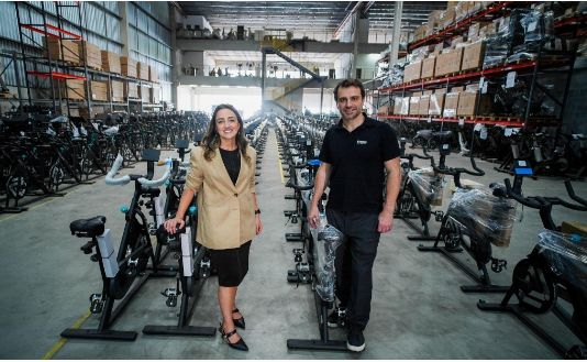 Luís Canevari, CEO e fundador da TRENDX, com a Diretora Comercial do grupo, Marília Canevari - Créditos da foto: Divulgação