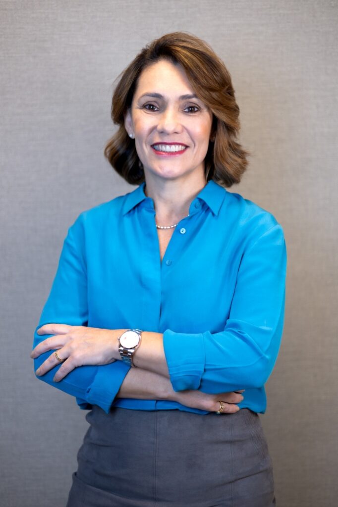 Andrea Sucupira é advogada, sócia fundadora do Sucupira Advogados, com mais de 30 anos de atuação em direito do trabalho, relações sindicais e direito empresarial. Agente FIFA, é CEO da Squadra13 e presidente do Instituto Brasileiro de Futebol Feminino (IBFF), onde atua na profissionalização e no fortalecimento do futebol feminino no Brasil. Sua experiência integra estratégia jurídica, gestão esportiva, governança e desenvolvimento de carreiras no esporte.