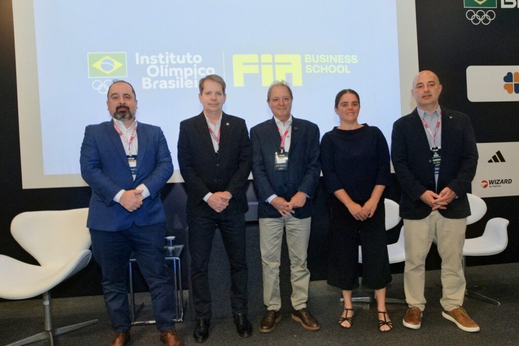 Aguinaldo Santana - FIA Business School Eduardo Savarese Neto, Marco La Porta, Roberto Sbragia, Manoela Penna, Sebastian Pereira.