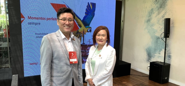 O CEO da Quickly Travel, Masaki Fumioka (à esquerda) com a sócia, Mami Fumioka Divulgação
